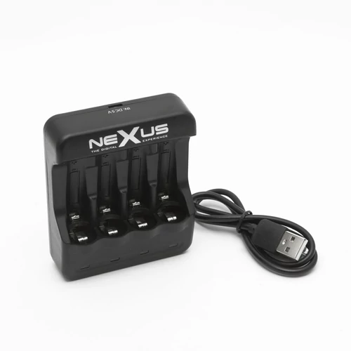 Akkumulátortöltő DC 5V USB 300mA 4x AA/AAA