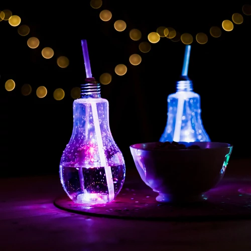 Világító LED-es party pohár - papír szívószállal  - izzókörte, átlátszó - 400 ml